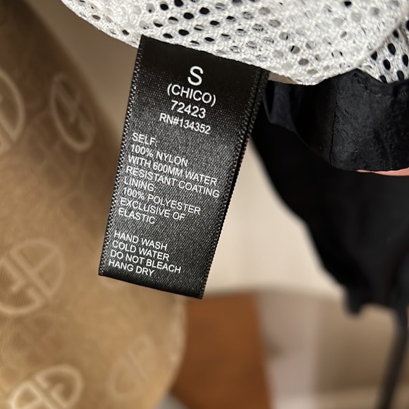 Ambiance Water Resistant Jacket in Dusty Rose, White and Black - Picture 9 of 10